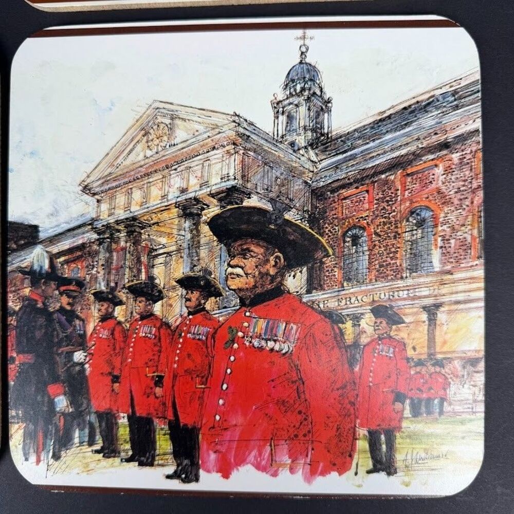 Set of 6 Vintage Clover Leaf 7.5 Inch Table Mats w/ British London Royal Guard - Picture 2 of 12